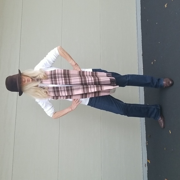 Glen Isla 100% Cashmere Brown & Icy Pink Plaid Scarf, $65 - Picture 1 of 3